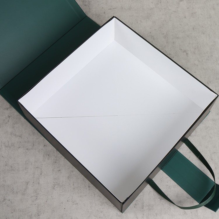 Foldable Gift Box With Handle suppliers